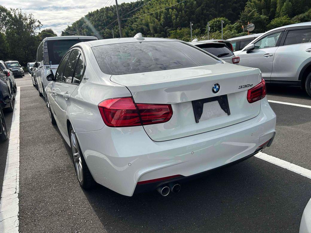 2019 BMW 330 - photo 2