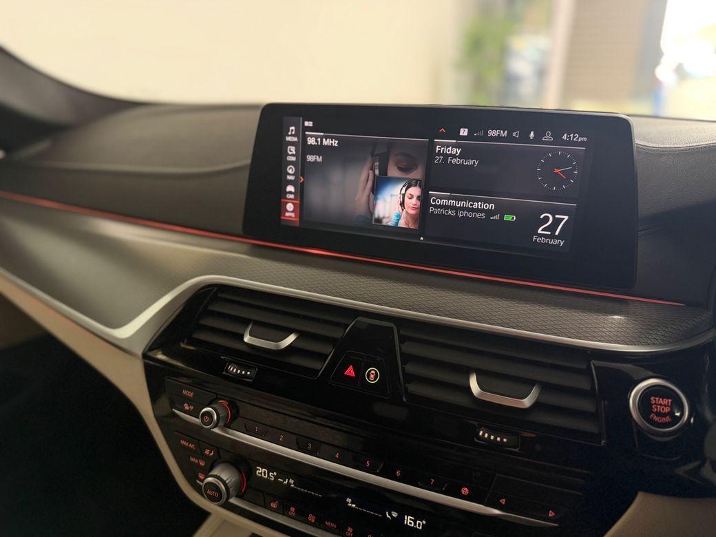 2020 BMW 5 Series - photo 13