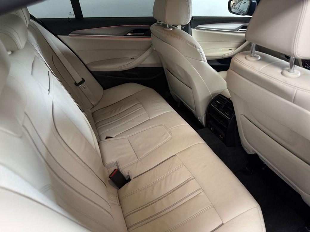 2020 BMW 5 Series - photo 16