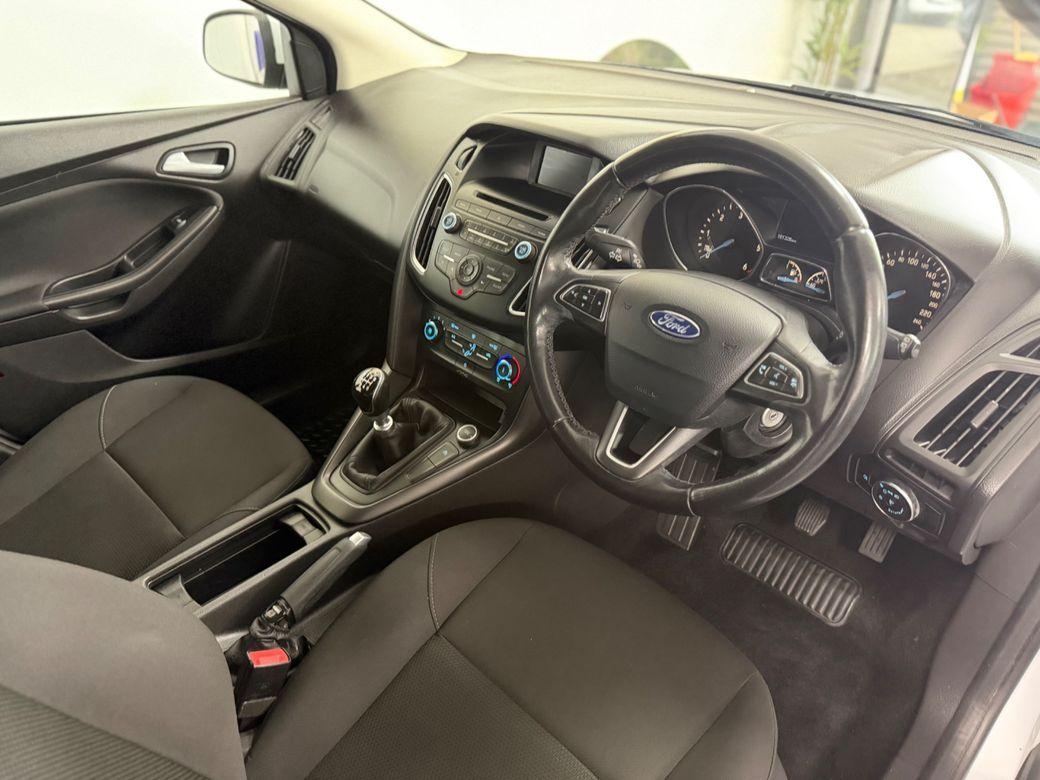 2017 Ford Focus - photo 7
