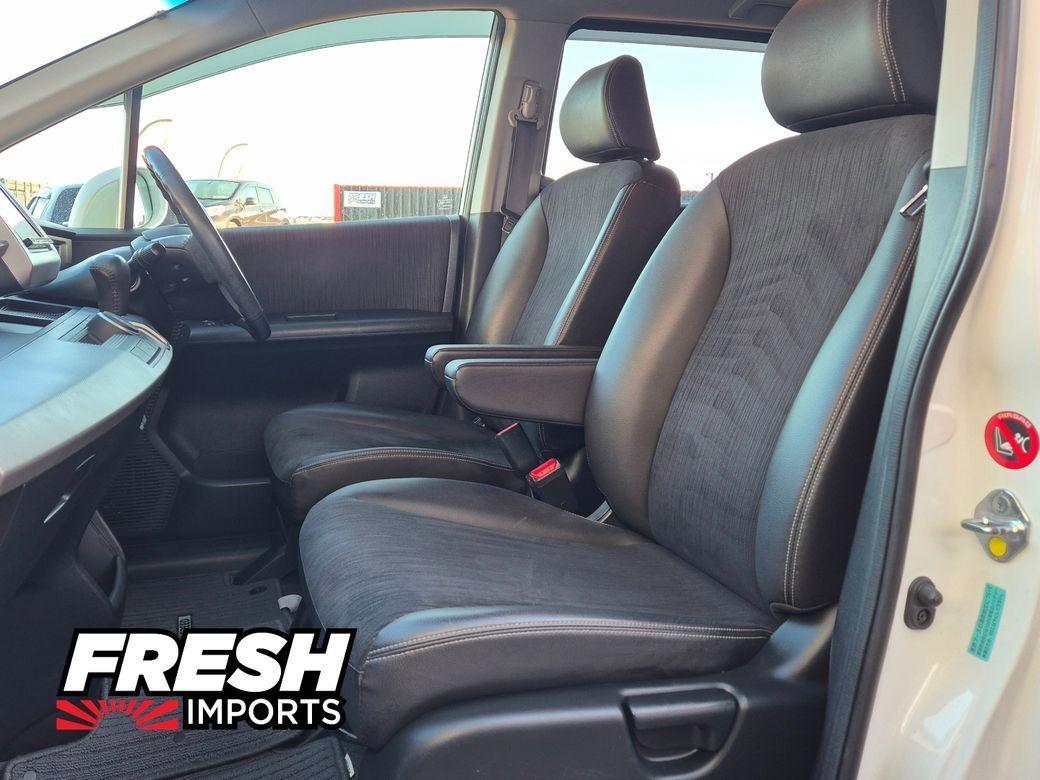 2014 Honda Freed 6 Seater - photo 9