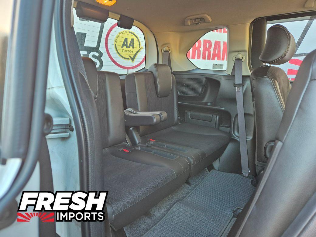 2014 Honda Freed 6 Seater - photo 13