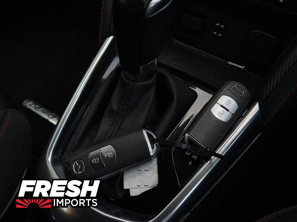 2015 Mazda Demio - photo 22