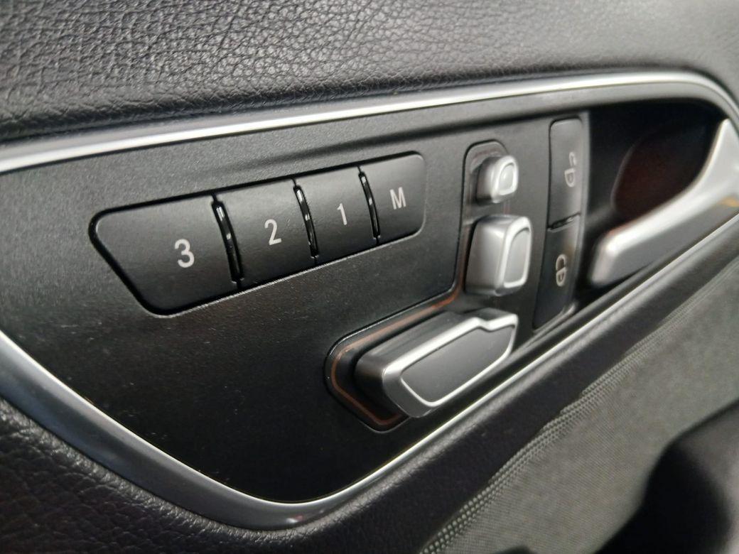 2016 Mercedes Benz - photo 18