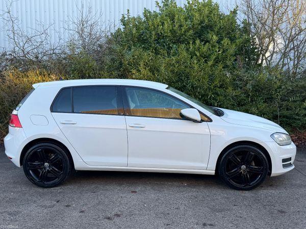 Volkswagen Golf Alloys Automatic Highline - interior view