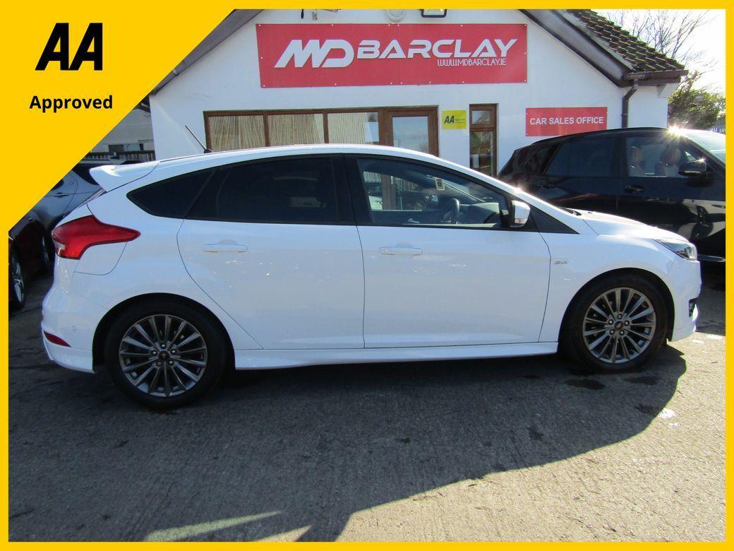 2017 Ford Focus - exterior view