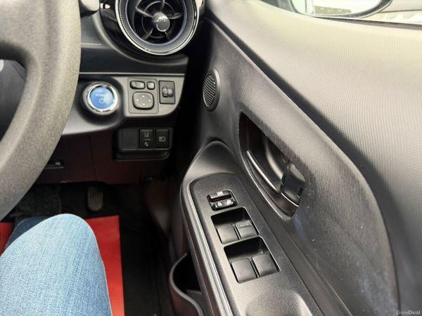 2019 Toyota Aqua Push Start - photo 13