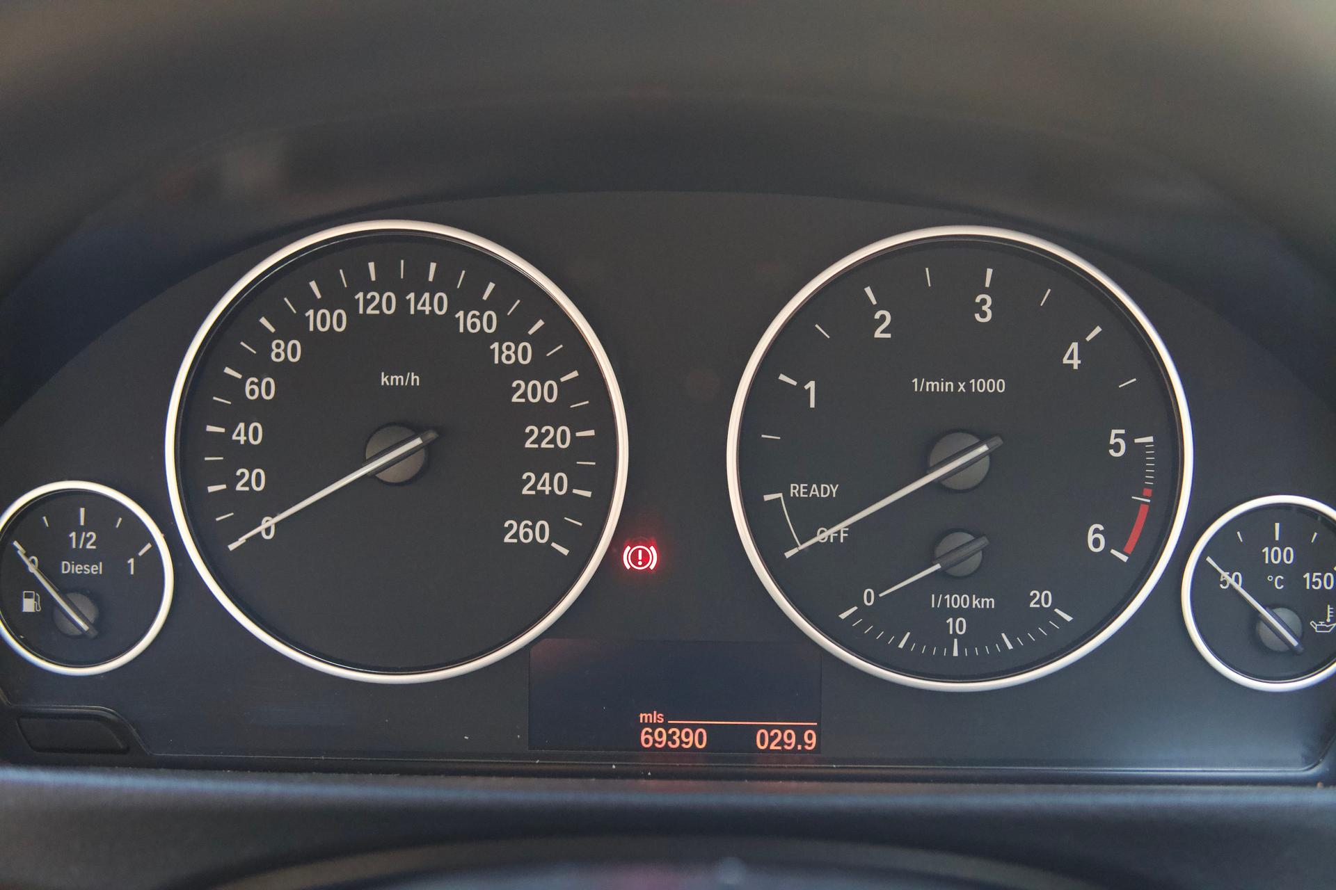 BMW F30 318D – Low Mileage – Excellent Condition - photo 6