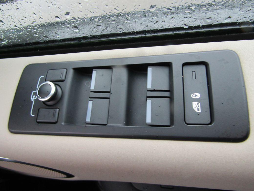 2017 Land Rover Discovery - photo 25