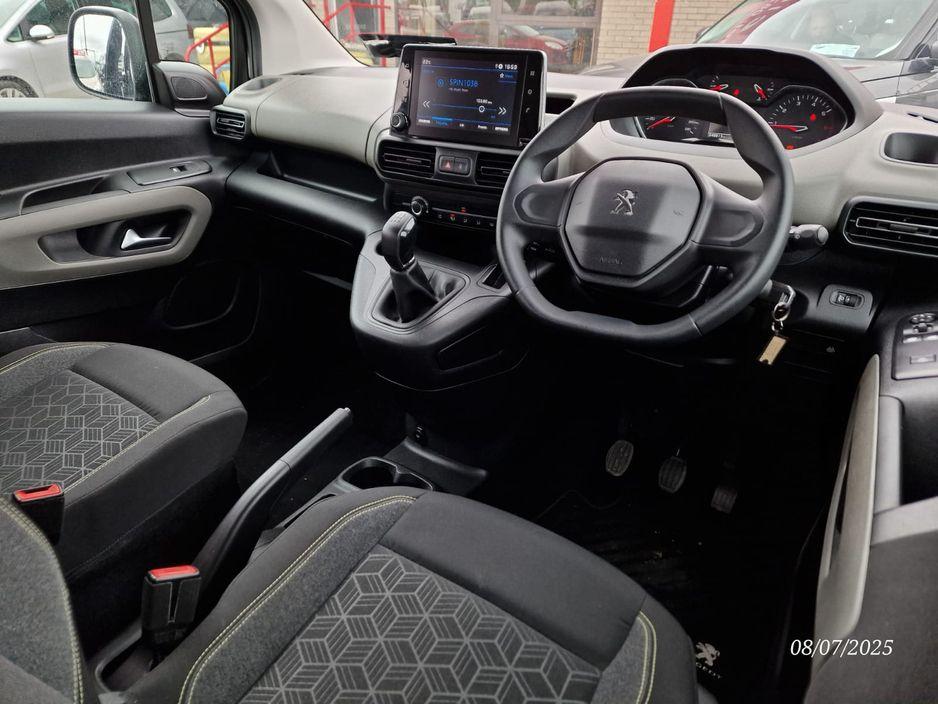 2021 Peugeot Rifter - photo 9