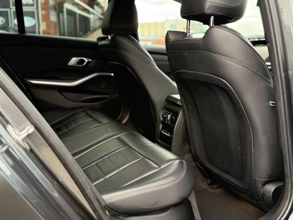 2021 BMW 3 Series - photo 24