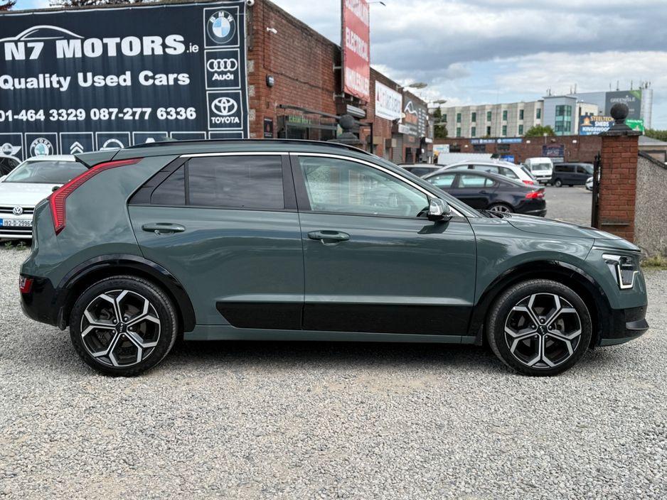 2024 Kia Niro / Low Mileage - interior view