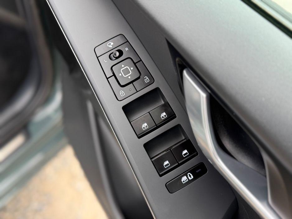 2024 Kia Niro / Low Mileage - photo 17