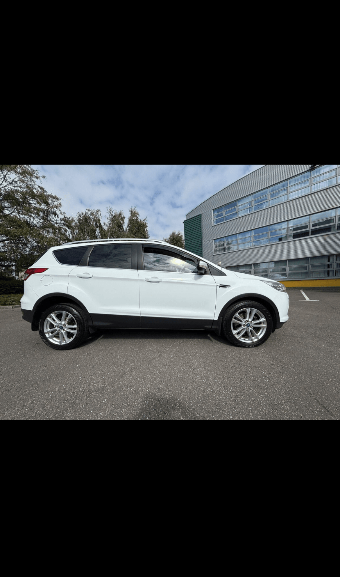 Ford Kuga 2.0 TDCI Titanium ( pan roof / leather - exterior view