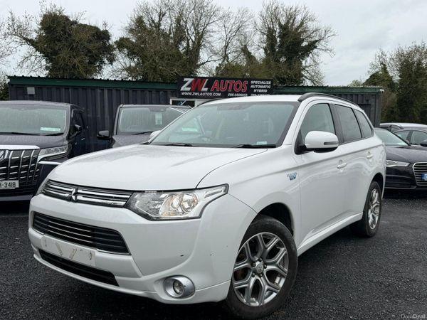 2015 Mitsubishi Outlander - interior view