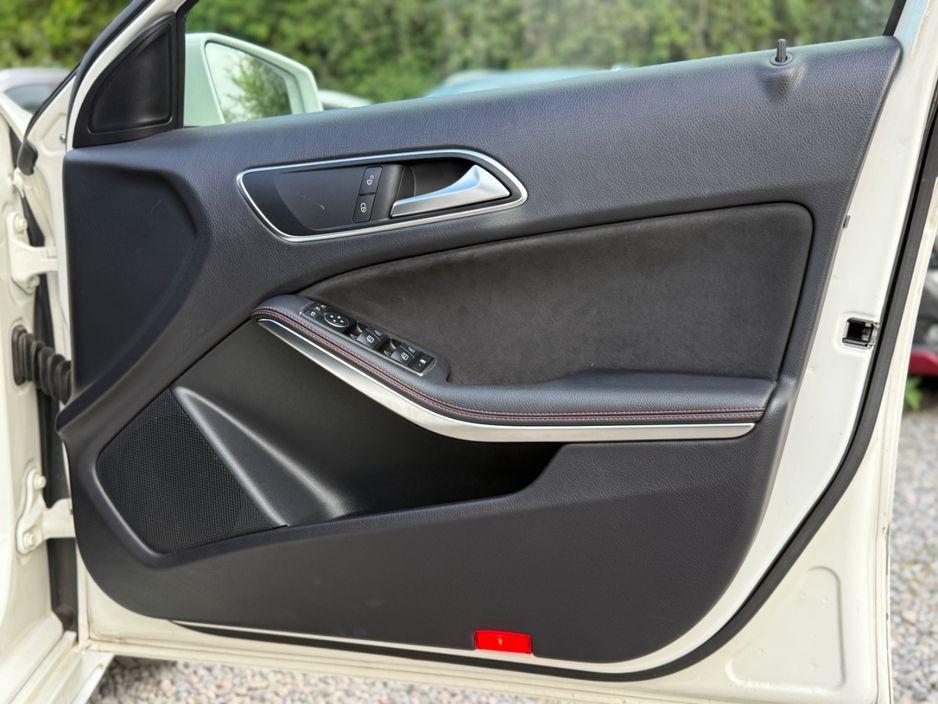 2014 Mercedes Benz C Class / Low Mileage - photo 15