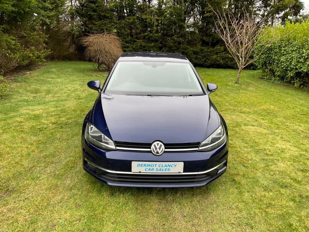 2019 Volkswagen Golf - interior view