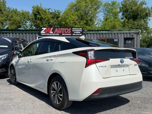 2020 Toyota Prius Hybrid - photo 6