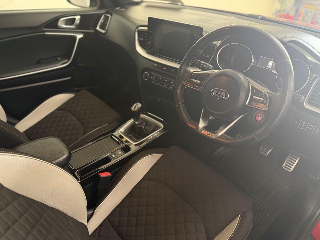2021 Kia Proceed - photo 7