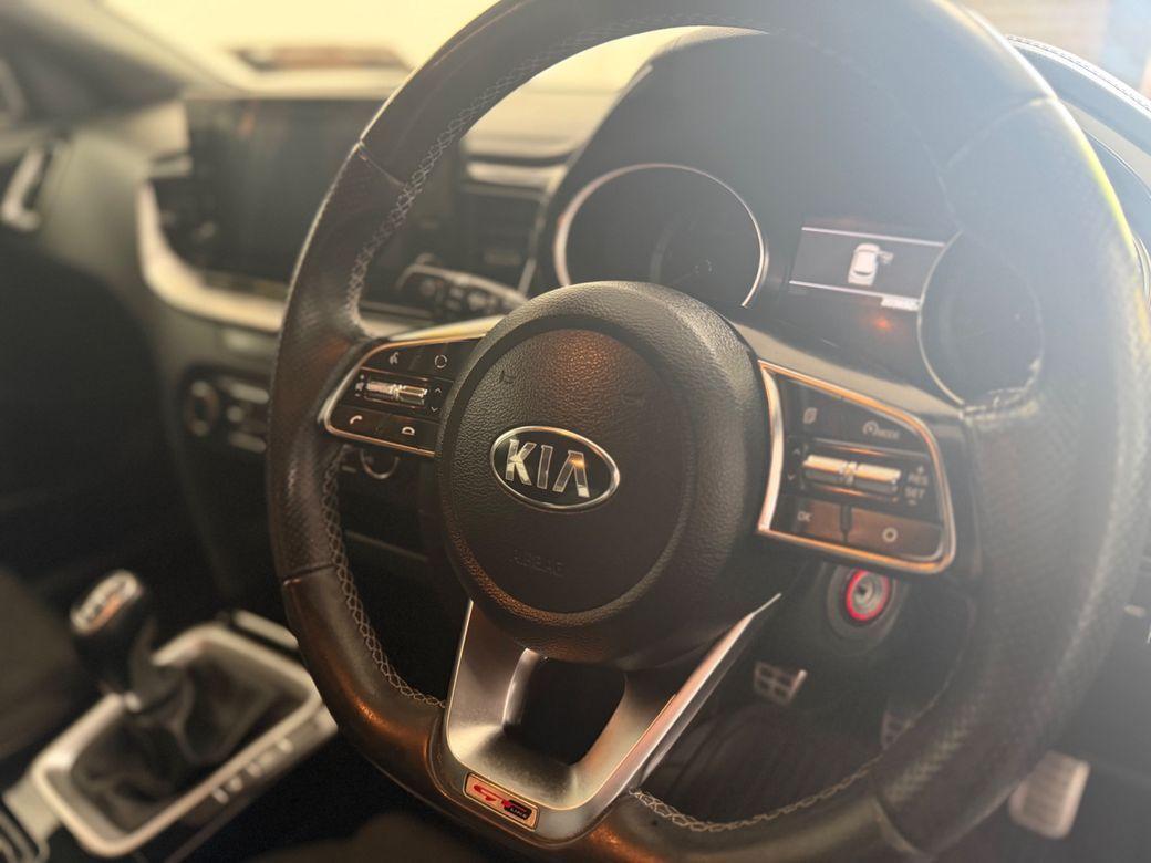 2021 Kia Proceed - photo 8