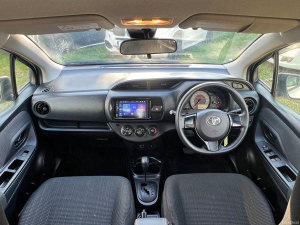 2017 Toyota Vitz - photo 13