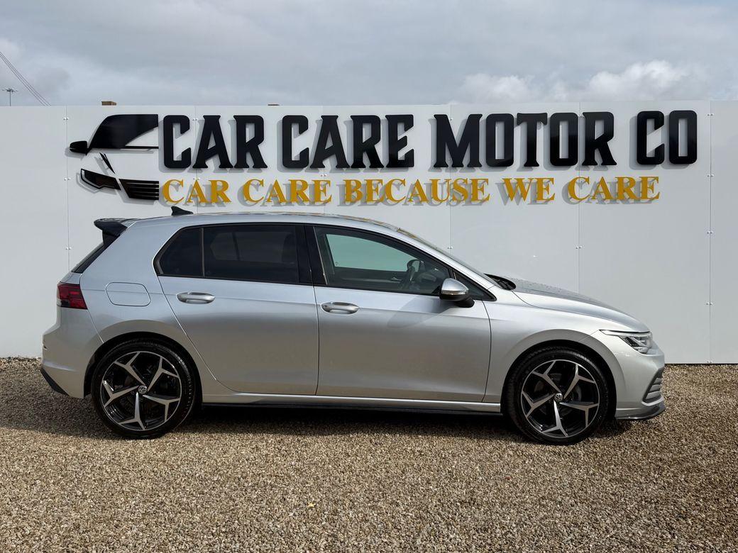 2023 Volkswagen Golf - photo 2