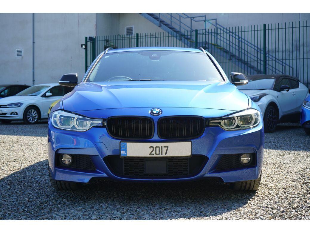 2017 BMW 3 Series - interior view