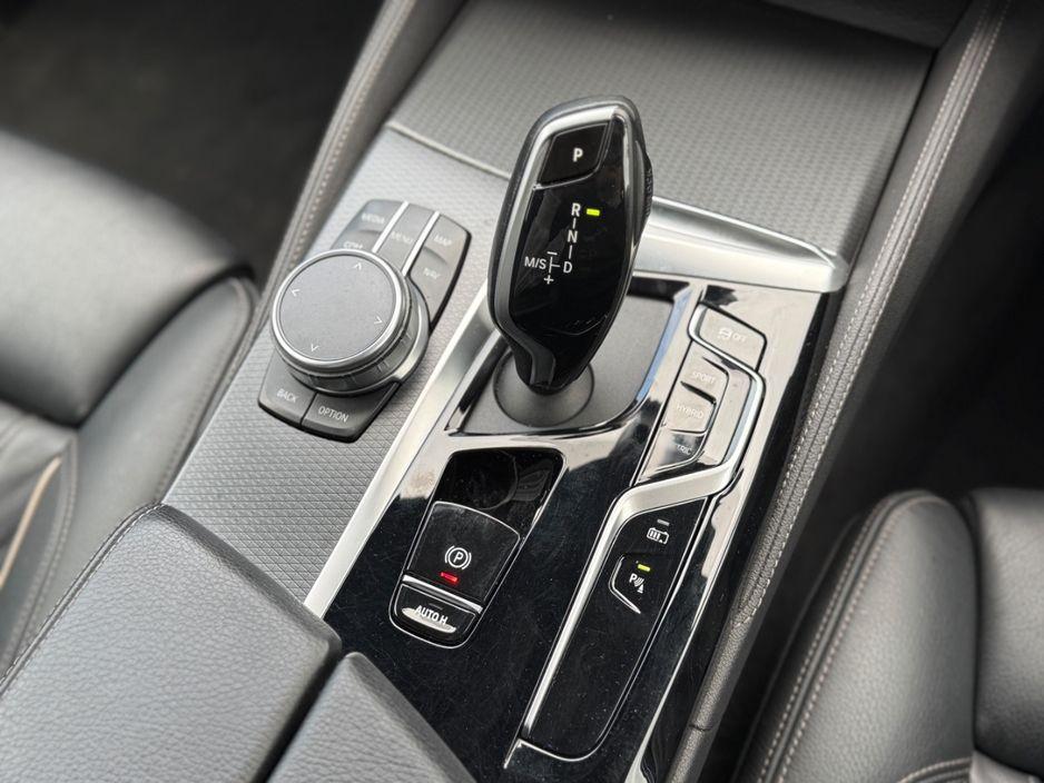 2021 BMW 5 Series - photo 30