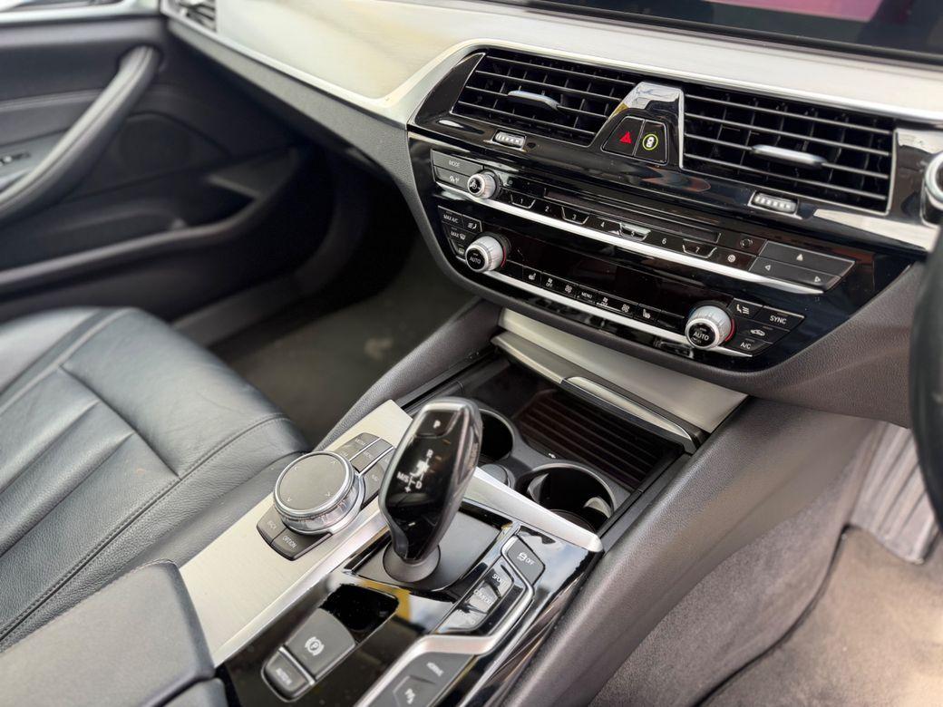 2018 BMW 5 Series - photo 8
