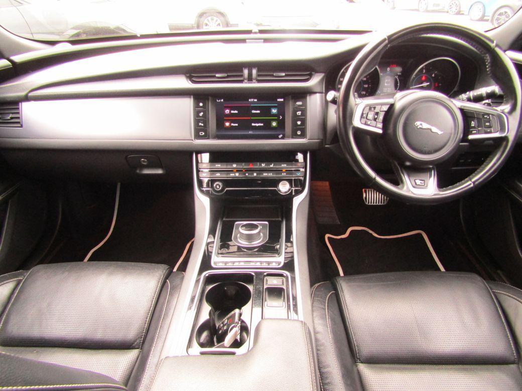 2017 Jaguar XF - photo 10