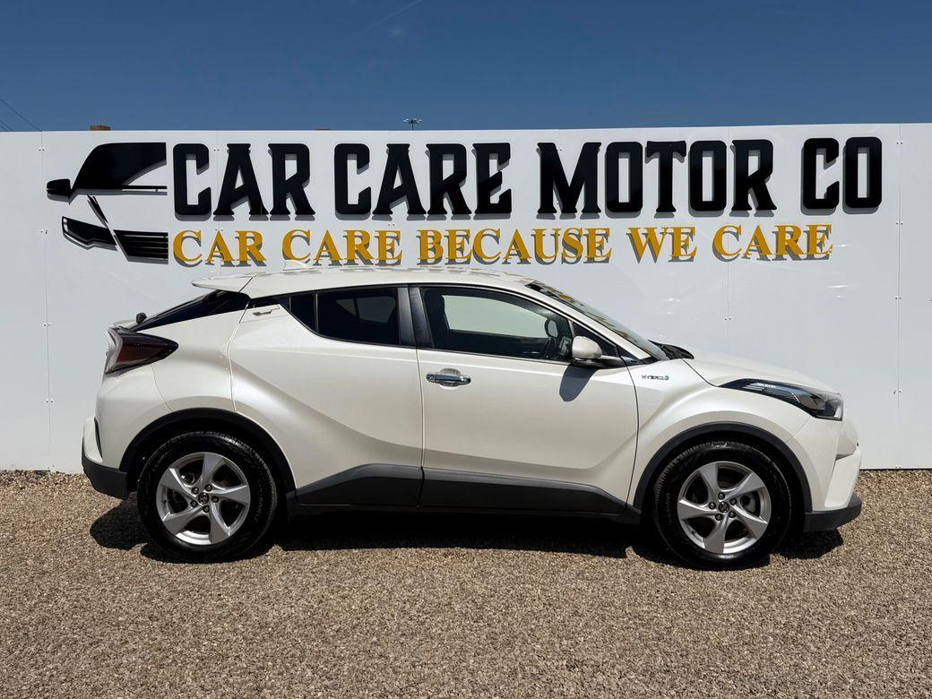 2018 Toyota C-HR - interior view